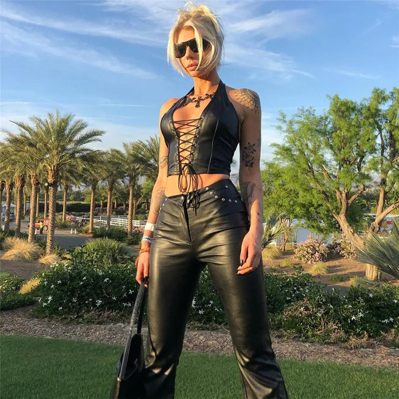 Rückenfreies Crop-Top zum Binden